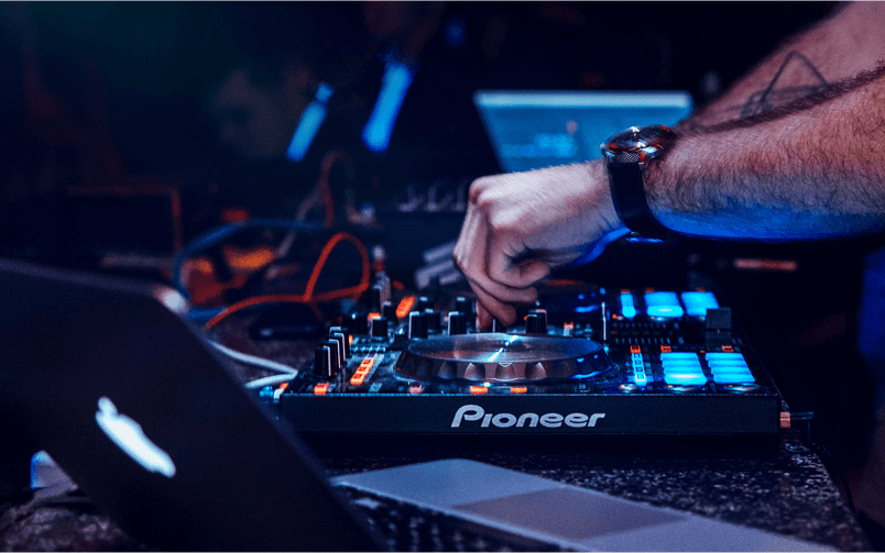 dj ruce